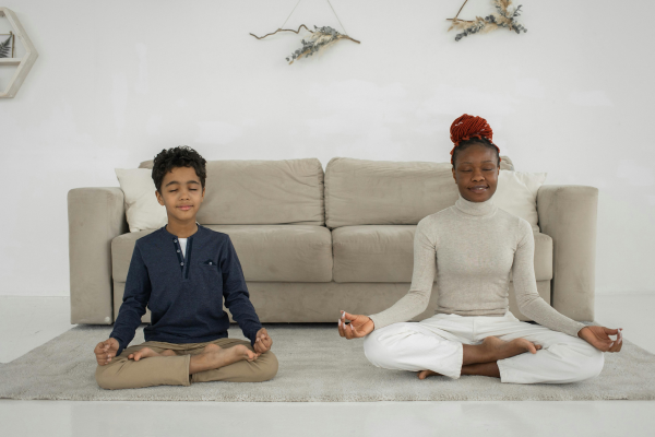 Coisas que aprendi tentando fazer meditação com criança em casa